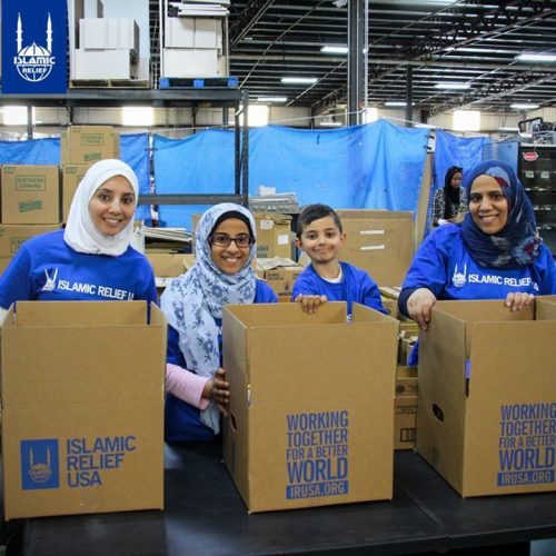 Muslim Volunteers ! generosity, altruism, bénévoles musulmans souriants, altruisme, générosité Muslim Volunteers ! generosity, altruism, bénévoles musulmans souriants, altruisme, générosité